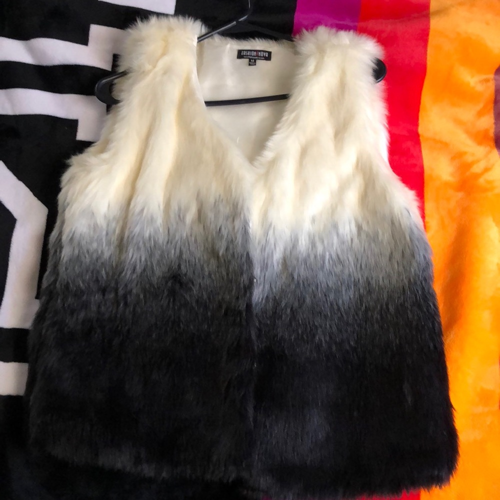 Faux fur coat ❤️